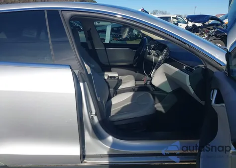 2014 Tesla Model S P85 z USA, uszkodzony, nr VIN 5YJSA1H18EFP40901